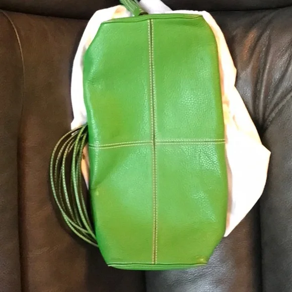 Kate Spade Barrel Bag - Picture 5 of 13